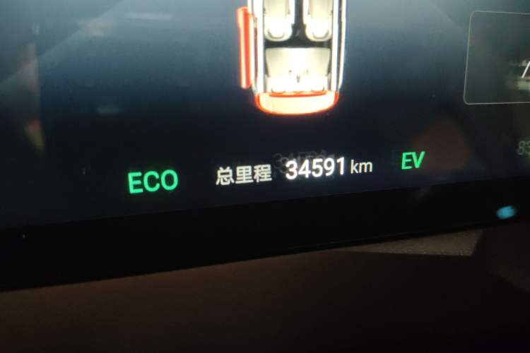 Used Denza D9 2022 DM-i 1040 Prestige Model