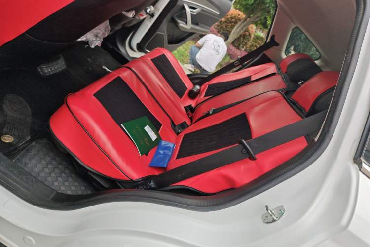 Used JETOUR X70 PLUS 2021 Revised Version 1.5T Manual 5-Seater Left Rear Seat