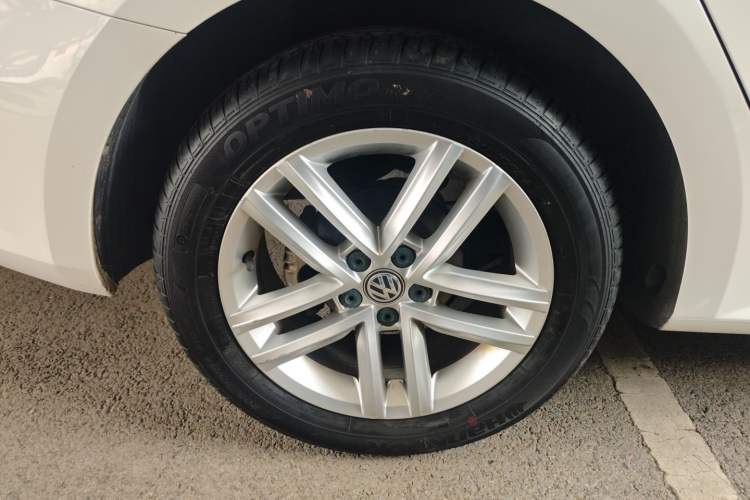 Used Volkswagen Gran Lavida 2015 1.6L Automatic Comfort Edition
