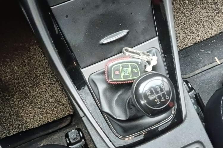 Used Hyundai Elantra (5th Generation / Langdong) 2016 1.6L Manual Luxury Model
