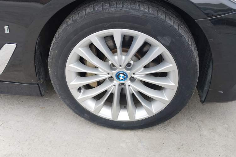 Used BMW 5 Series New Energy 2019 530Le Pioneer Edition Right Front Wheel Hub