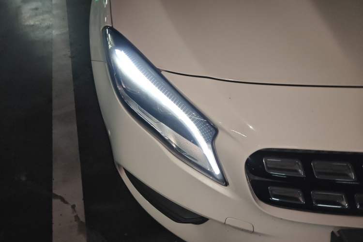 Used Mercedes-Benz GLA 2018 GLA 220 4MATIC Sport Edition Right Front Headlight