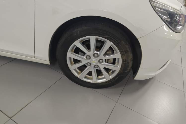 Used Chevrolet Malibu 2014 2.0L Automatic Luxury Edition Right Front Wheel Hub