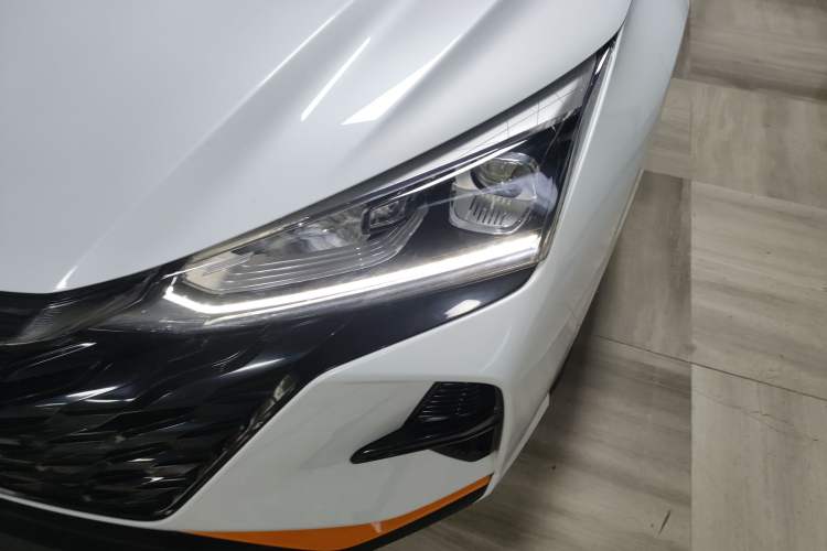 Used Dongfeng Aeolus Yixuan 2023 Mach Edition 1.5L Automatic Chasing Wind Version Left Front Headlight