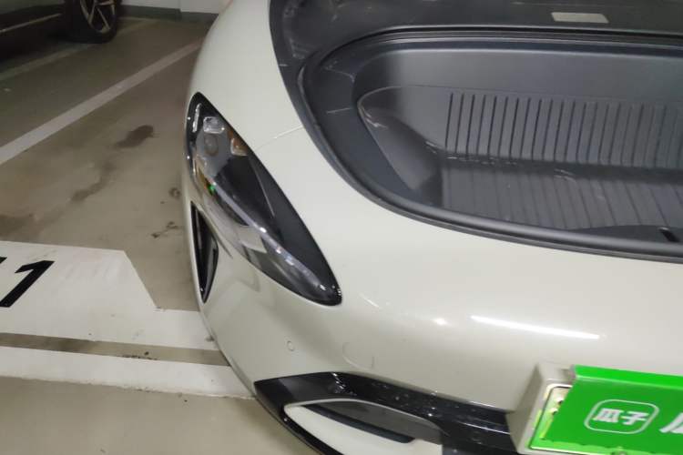 Used Xiaomi Auto SU7 2024 Rear-Drive Ultra-Long Range Advanced Pro-Level Intelligent Driving Version Right Front Headlight