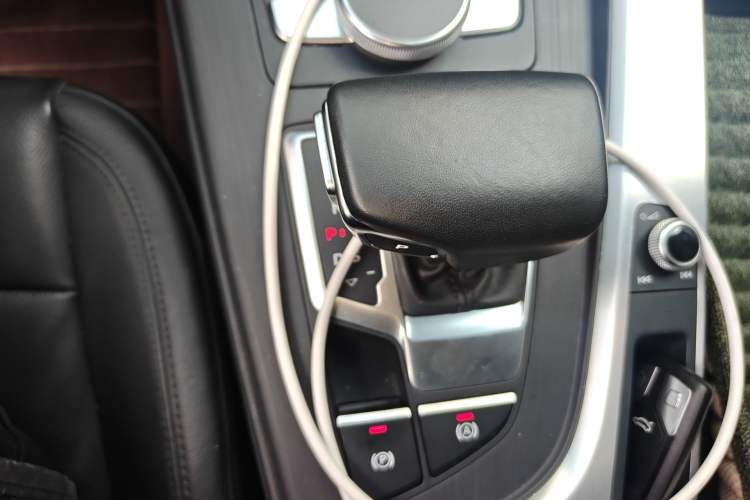 Used Audi A4L 2018 30th Anniversary Edition 40 TFSI Fashion Model Gear Lever