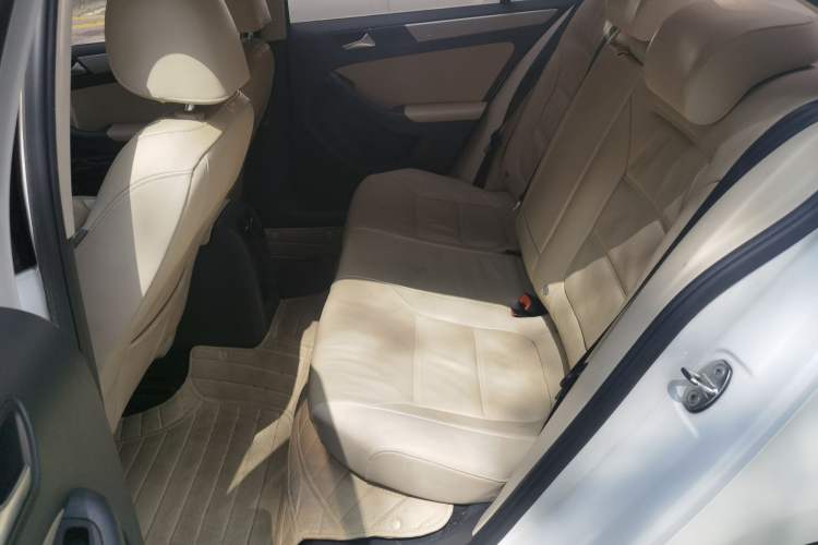 Used Volkswagen Sagitar 2012 1.6L Automatic Comfort Edition
