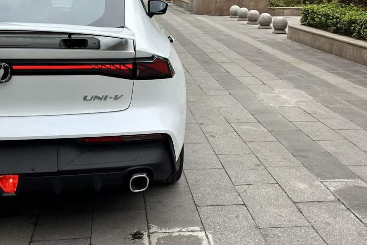 Used CHANGAN UNI-V 2023 1.5T Prestige Model
