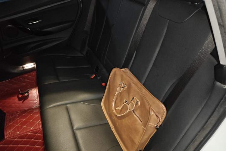 Used BMW 3 Series GT 2018 320i Sport Edition Left Rear Seat