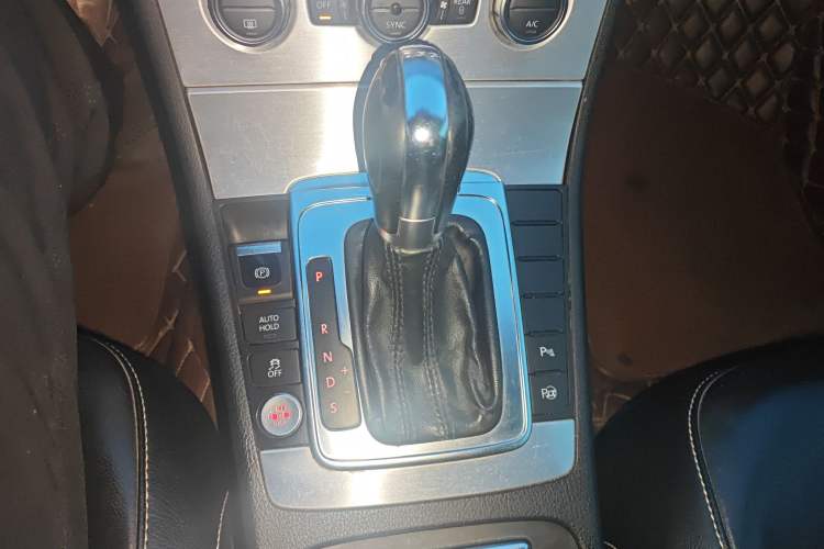 Used Volkswagen Magotan 2013 3.0 FSI Flagship Model Gear Lever