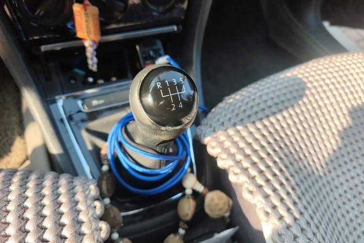 Used Volkswagen Bora 2014 1.6L Manual Fashion Edition Gear Lever