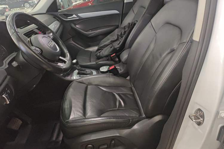 Used Audi Q3 2015 30 TFSI Comfort Model
