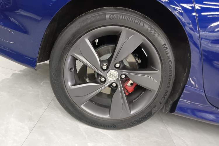 Used Buick Regal 2020 GS 28T Elite Model Right Rear Wheel Hub