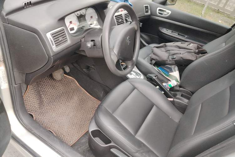 Used Peugeot 307 2009 Hatchback 1.6L Automatic Elite Edition Left Front Seat