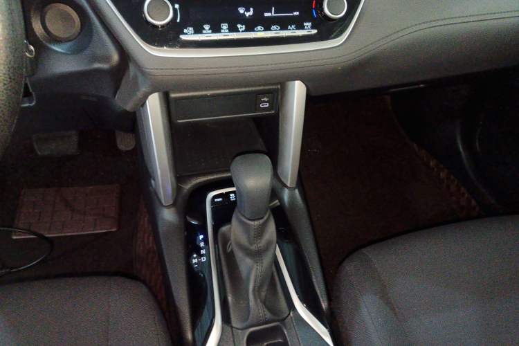 Used Toyota FRONTLANDER 2024 2.0L CVT Elite Edition Gear Lever