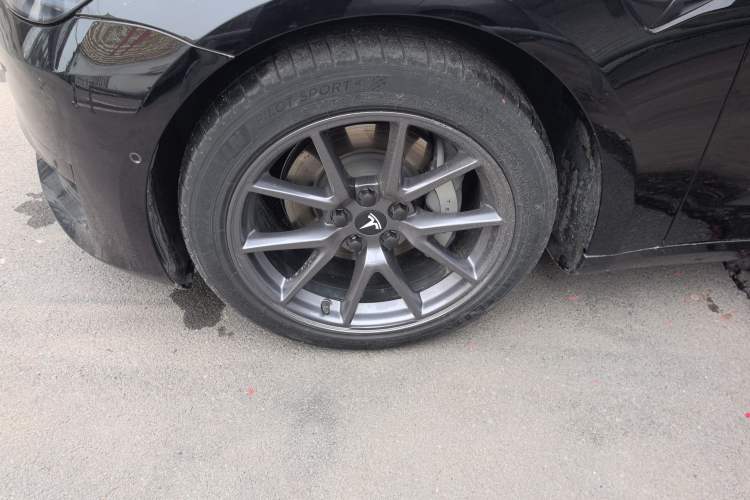 Used Tesla Model 3 2022 Rear-Wheel-Drive Version Left Front Wheel Hub