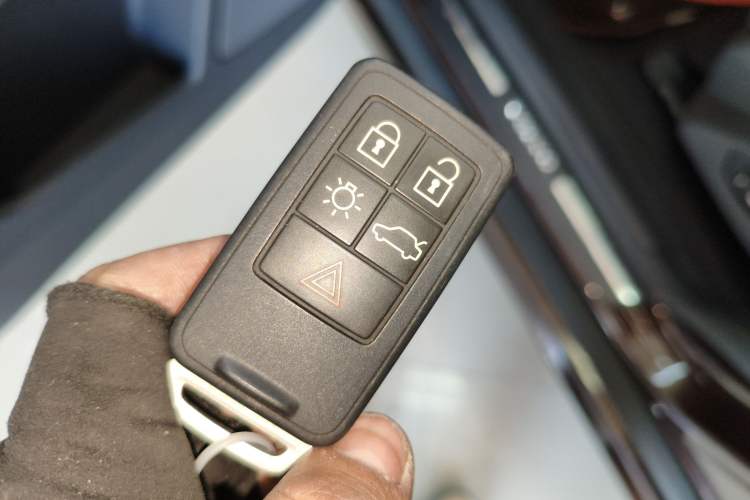 Used Volvo XC60 2017 T5 AWD Smart Upgrade Model
