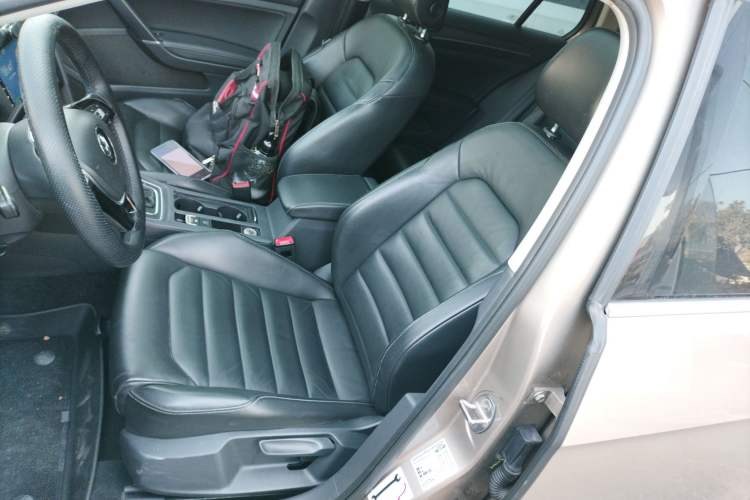 Used Volkswagen Golf 2016 230TSI Automatic Luxury Version
