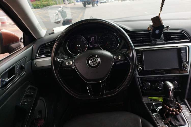 Used Volkswagen Lamando 2015 330TSI DSG Comfort Edition
