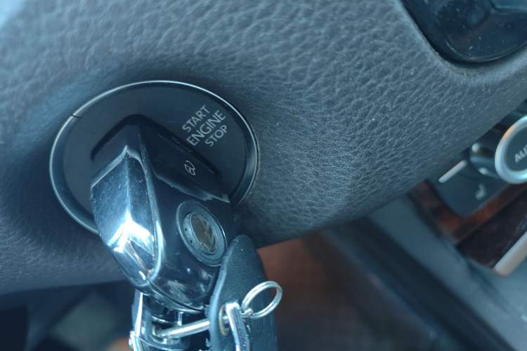 Used Volkswagen Touareg 2011 3.0 TSI Standard Version