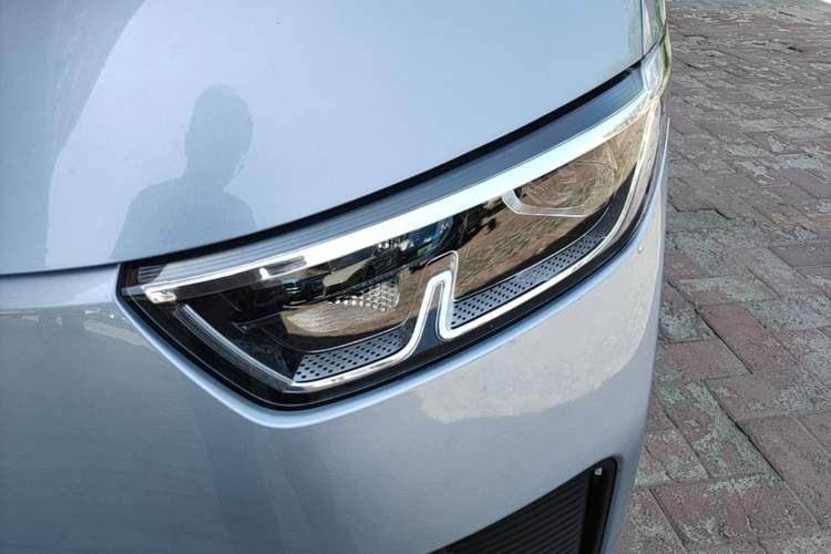 Used Wuling Yangguang 2026 Model, 440km Bus Comfort Edition, 6 Seats