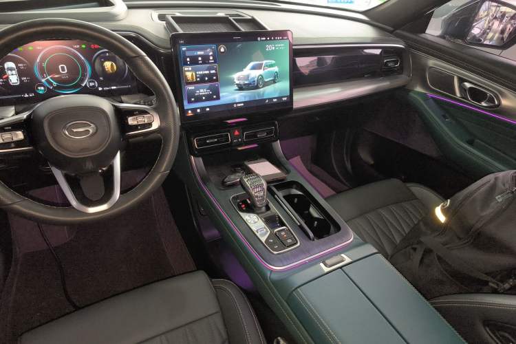 Used GAC Trumpchi GS8 2022 Flagship Series 2.0 TGDI Two-Wheel-Drive Prestige Edition (7 Seats)
