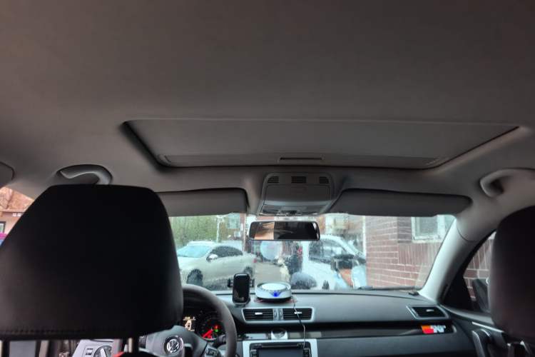 Used Volkswagen Magotan 2012 1.8TSI Luxury Model Headliner