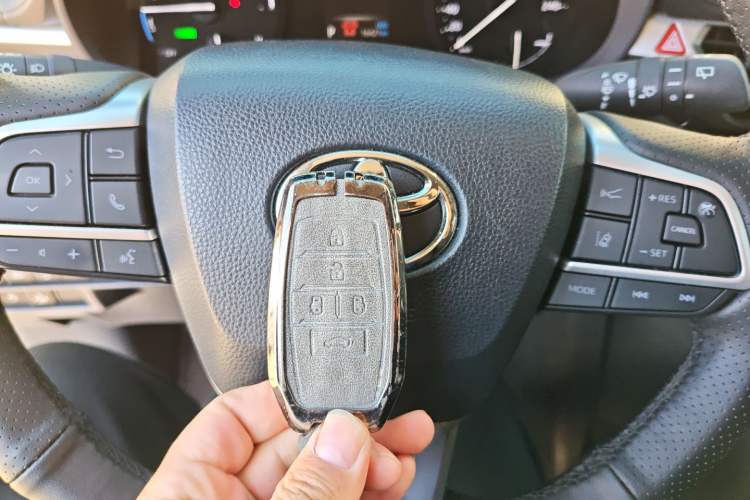 Used Toyota Sienna 2023 2.5L Hybrid Comfort Edition