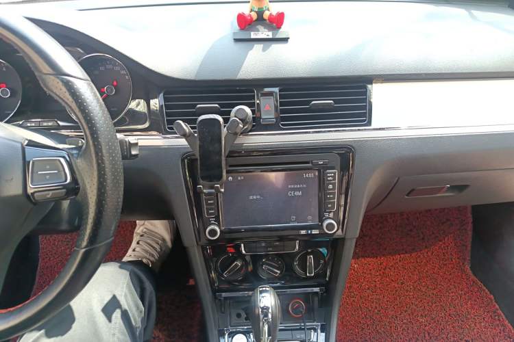 Used Volkswagen Bora 2014 1.4TSI Automatic Sportline Audio And AC Panel