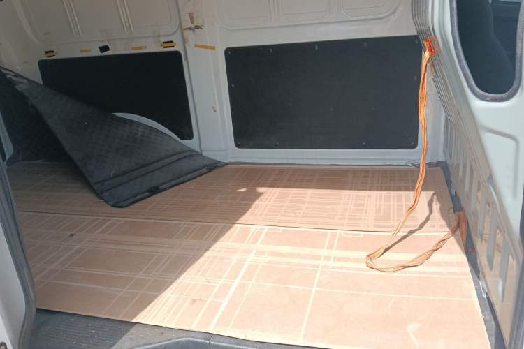 Used CHANGAN KAICHENG Ruixing M60 2023 1.5L GDI Base Model 2-Seat Van Left Rear Seat