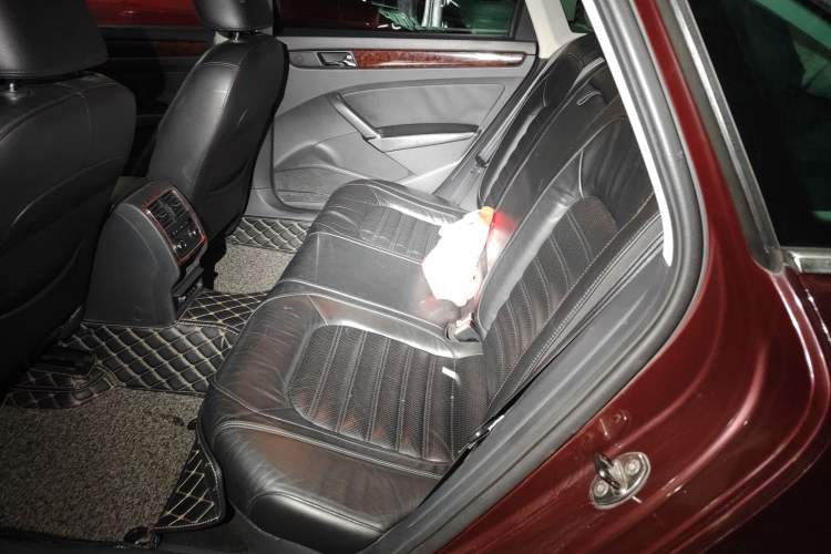 Used Volkswagen Passat 2011 1.8TSI DSG Prestige Edition Left Rear Seat