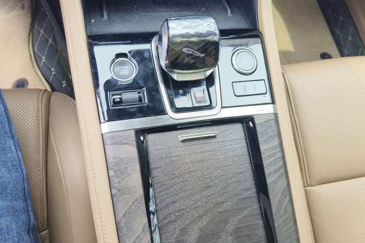 Used Jaguar XFL 2024 2.0T P250 Two-Wheel Drive Prestige Luxury Edition
