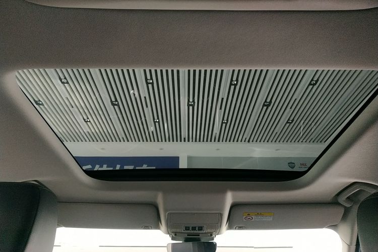 Used Land Rover Discovery 2020 2.0T SE
