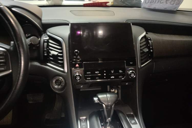 Used Honda Avancier 2020 240TURBO Two-Wheel Drive Premium Edition Audio And AC Panel