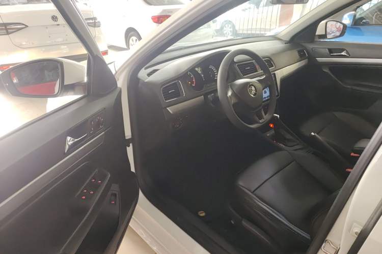 Used Volkswagen Lavida 2017 1.6L Automatic Fashion Edition