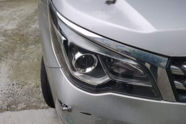 Used Venucia M50V 2019 1.6L CVT Luxury Edition Right Front Headlight