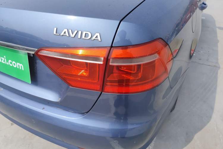 Used Volkswagen Lavida 2013 Revised Version 1.6L Automatic Luxury Edition