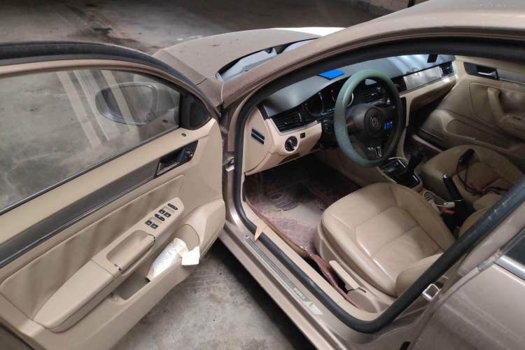 Used Volkswagen Bora 2014 1.6L Manual Comfort Model Driver Seat