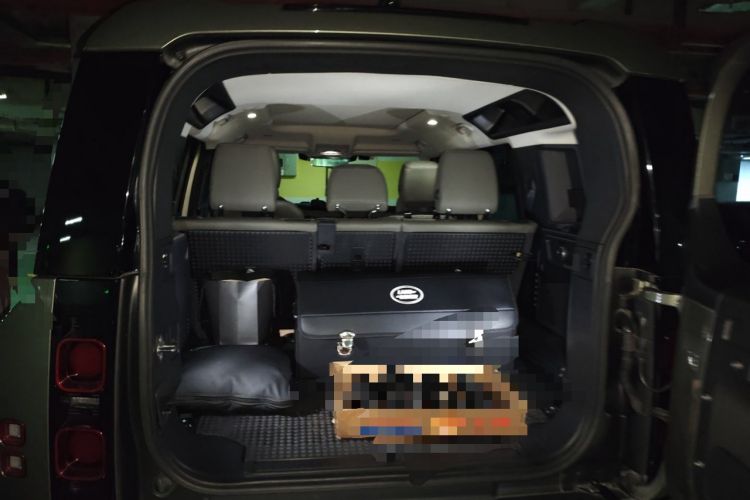 Used Land Rover Defender 2020 110 P400 SE Trunk