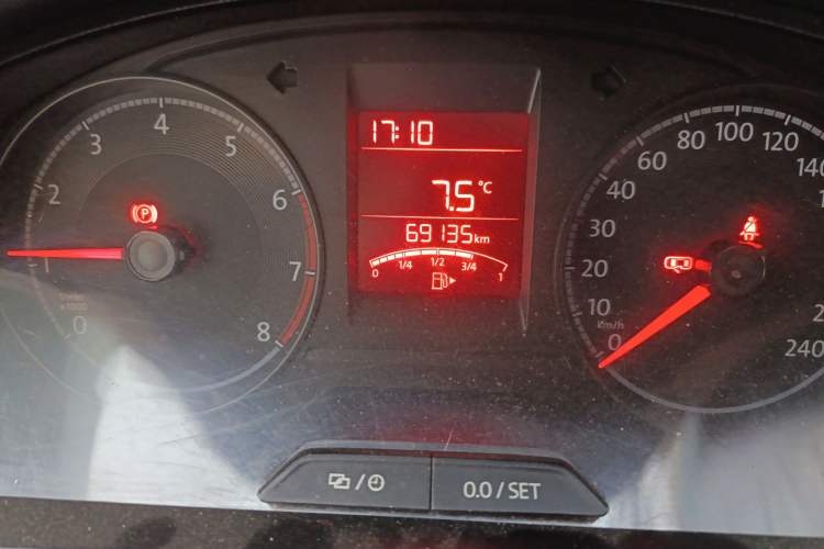 Used Volkswagen Santana 2019 1.5L Manual Fashion Edition China VI Standard Odometer Close Up