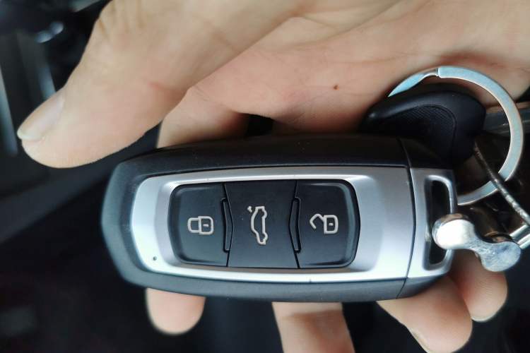 Used Geely Auto Emgrand 2017 Sedan Million Edition 1.5L Manual - Upward Version