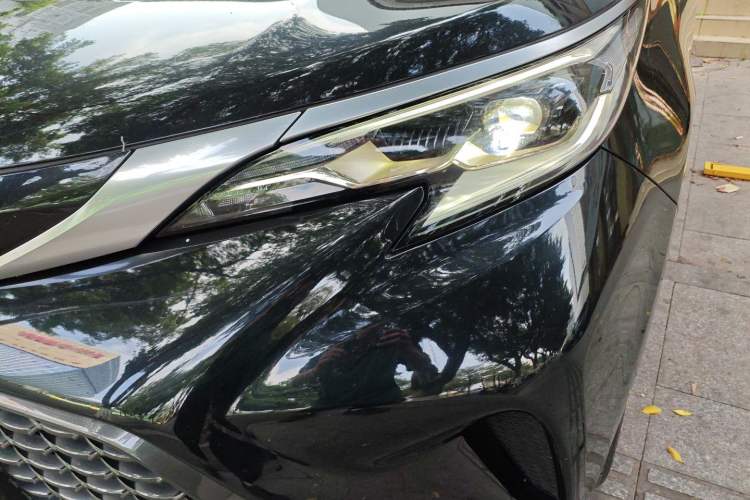 Used Toyota Granvia 2023 2.5L Hybrid Prestige VIP Edition
