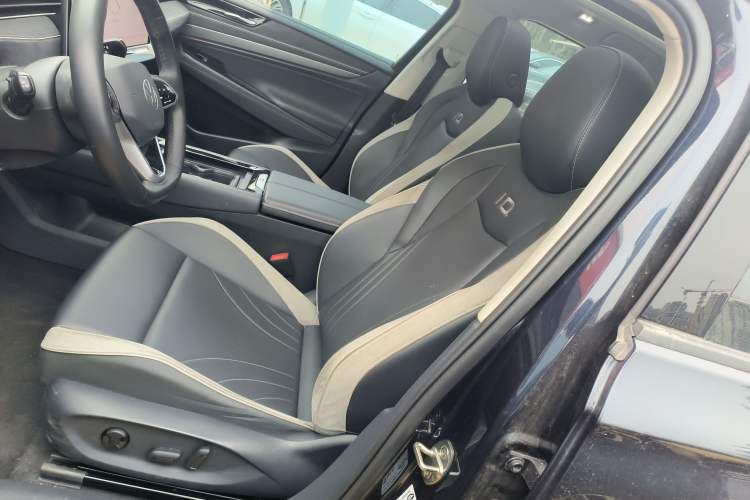 Used Volkswagen ID.7 VIZZION 2024 First Edition Left Front Seat