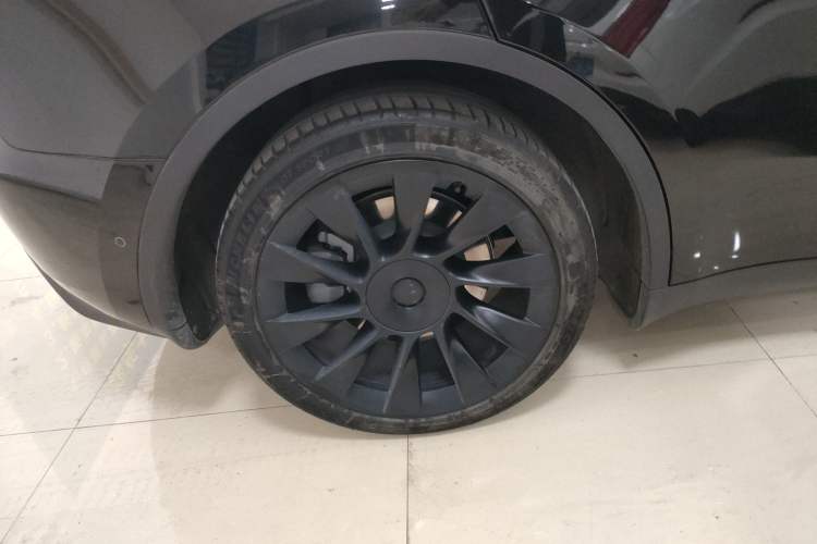 Used Tesla Model Y 2023 Rear-Wheel-Drive Version
