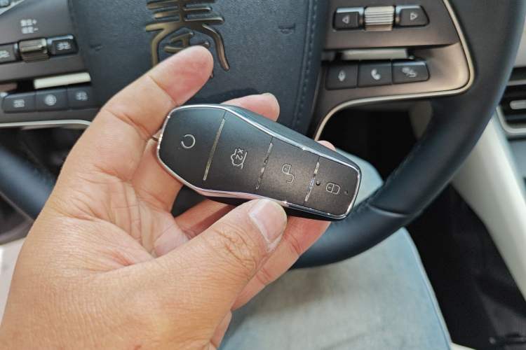 Used BYD Qin L 2024 DM-i 120KM Beyond Model Vehicle Key