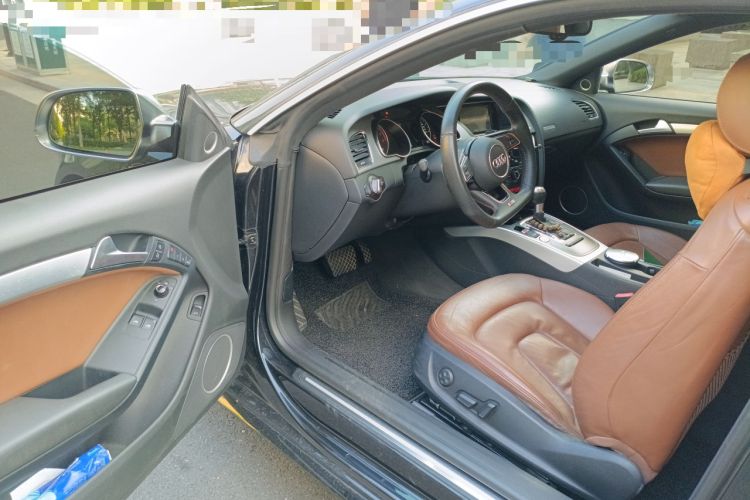 Used Audi A5 2010 3.2 coupe quattro
