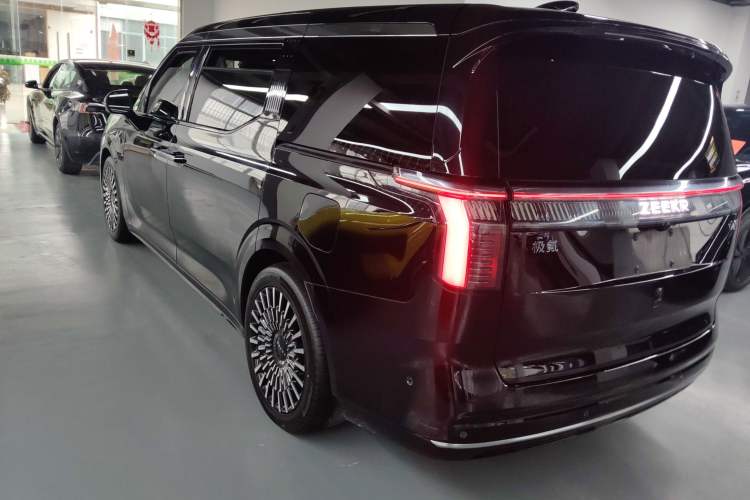 Used Zeekr 009 2022 WE Edition Rear Left 45 Deg