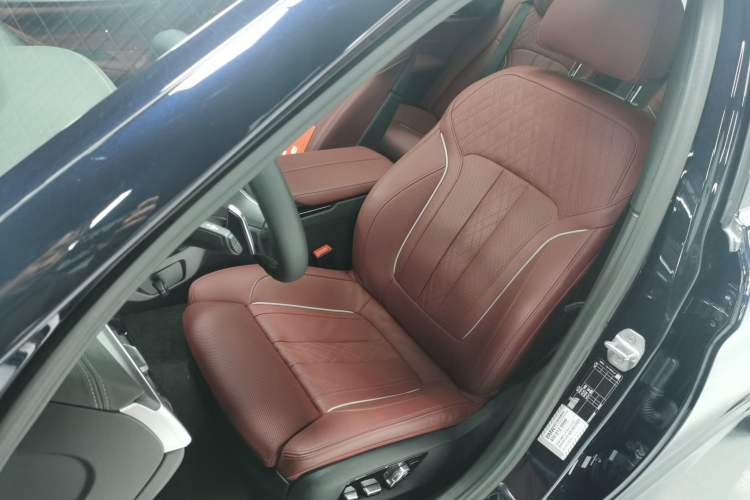 Used BMW 5 Series 2023 530Li Luxury Edition M Sport Package
