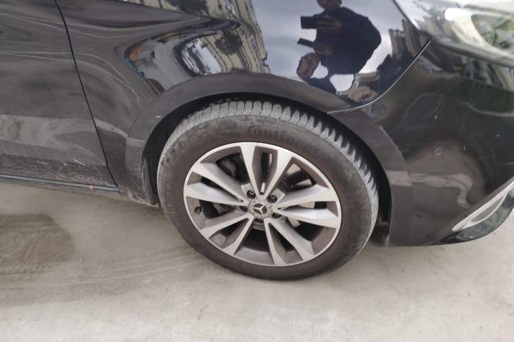 Used Mercedes-Benz V-Class 2021 V 260 Avantgarde Edition