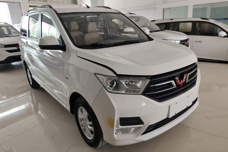 Used Wuling Hongguang 2018 1.5L S Comfort Model L2B Front Right 45 Deg